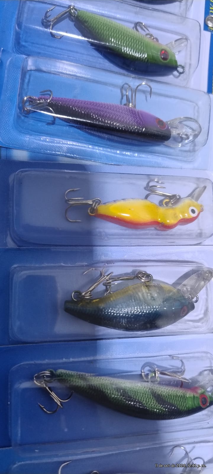 3 Señuelos Duros De Pesca Con Anzuelo